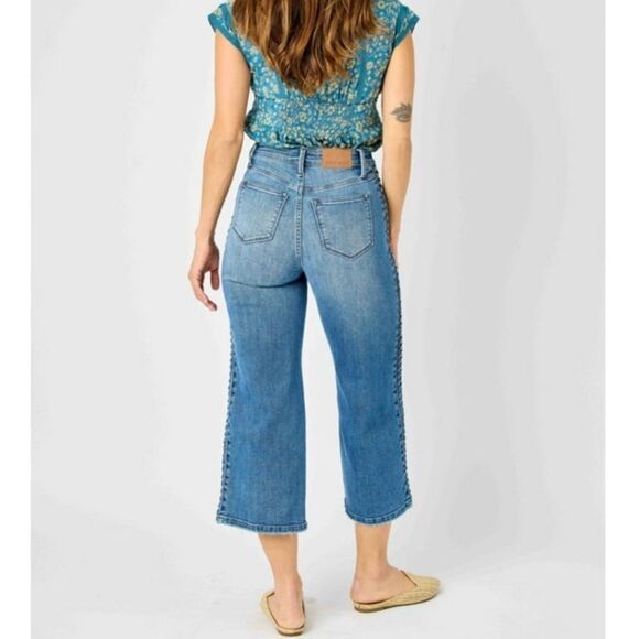 JUDY BLUE HIGH WAISTED BRAID SIDE SEAM DETAIL CROP WIDE Size 28 - Picture 3 of 7
